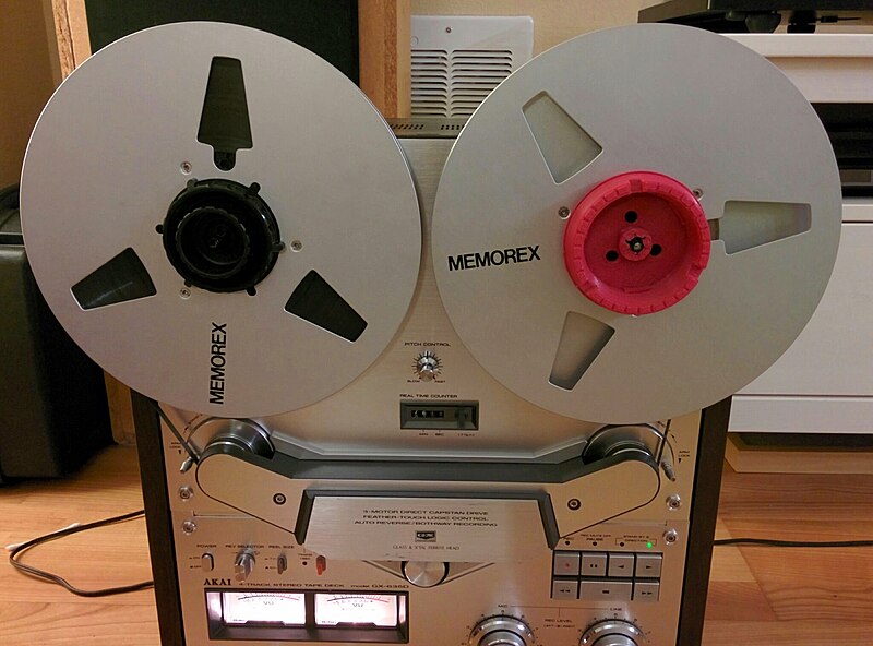 File:Akai GX-635D tape recorder, DIY NAB hub (16861037306).jpg