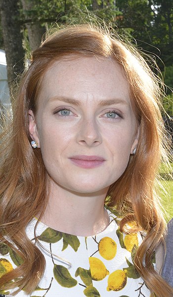 File:Alex Paxton-Beesley at the 2016 CFC Annual Garden Party (27583475410).jpg