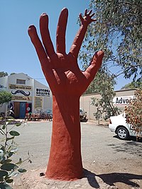 آلیس اسپرینگز - BIG Hand.jpg