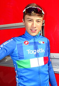 Andrea Bagioli - Saint-Amand-les-Eaux - Paris-Roubaix juniors, 10 Nisan 2016, départ.jpg