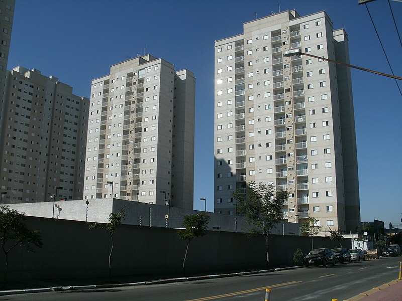 File:Apartamentos na Zona Norte - panoramio.jpg