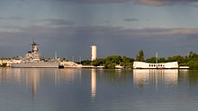 USS Arizona Memorial (right); USS Missouri (left) in Pearl Harbor Arizona Memorial at Pearl Harbor, Hawaii.JPG