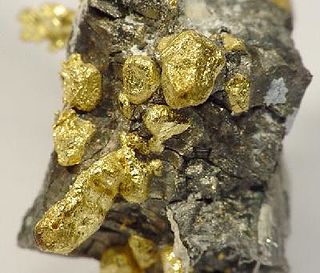 Gold und Arsenopyrit