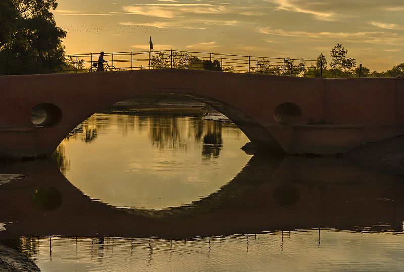 File:Atardecer en el Puente Viejo.jpg