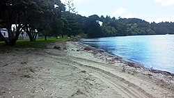 Baddeleys Beach on Millon Bay