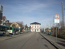 Empfangsgebäude und Busbahnhof