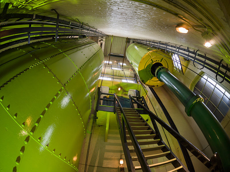 File:Balance weights, inside Tower Bridge (9886525304).jpg