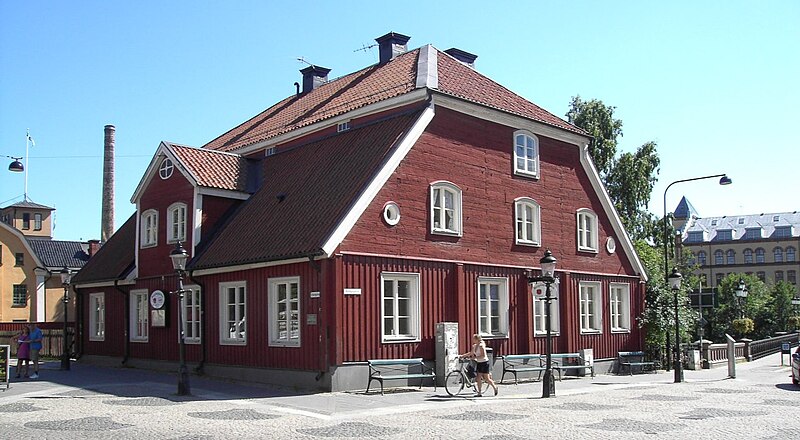 File:Bergslagsgården, Norrköping, juli 2005.jpg