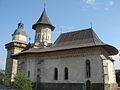 Biserica și turnul clopotniță