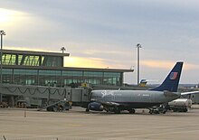 United Airlines Boeing 737 aircraft at the East Concourse of Will Rogers World Airport Boeing 737 at Oklahoma City airport.jpg