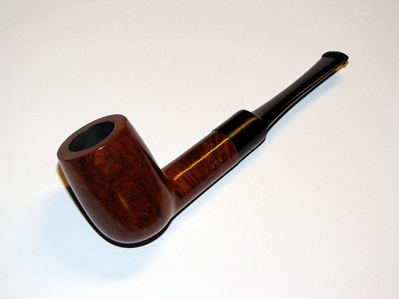 A briar pipe called Lord by Petey21 (CC0 - no copyright via wikimedia)