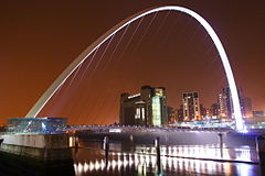 Ponte sobre o rio sombrio.JPG