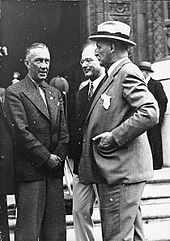 Avery Brundage meeting mayor of Berlin Julius Lippert and IOC German Secretary Theodor Lewald in 1936 Brundage at Berlin.jpg