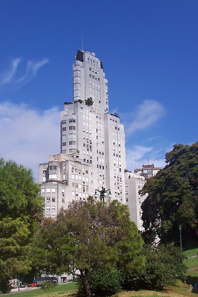 File:CABA - Retiro - Edificio Kavanagh desde la Plaza San Martín.jpg