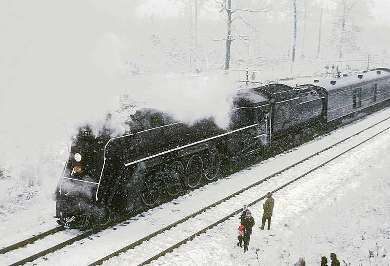 File:CN 6218 with Illini Railroad Club Special at Wabash Overpass on November 20, 1966 01 (25834020910).jpg