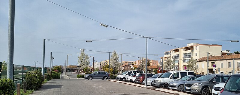 File:Carpentras gare.jpg