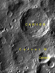 Carte des cratères satellites Carver.jpg