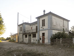 Station Cava-Carbonara côté rue.JPG