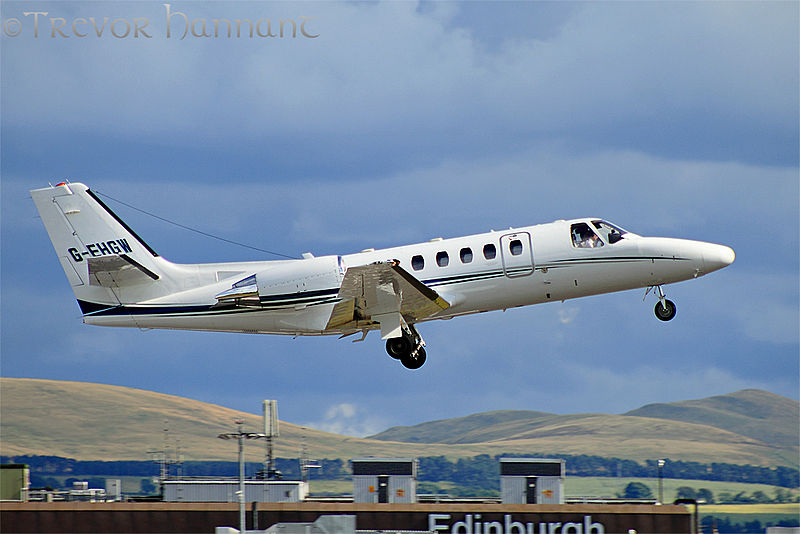 File:Cessna 550 Citation Bravo, G-EHGW (9509439948).jpg