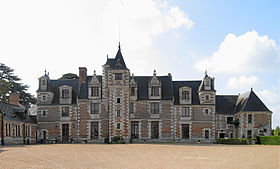 Château de Jallanges makalesinin açıklayıcı görüntüsü