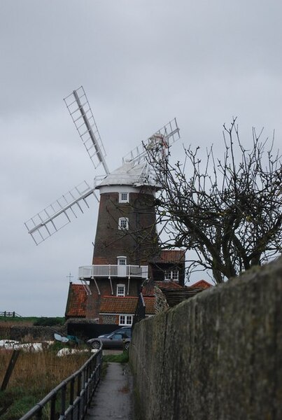 File:Cley Mill - geograph.org.uk - 3885306.jpg
