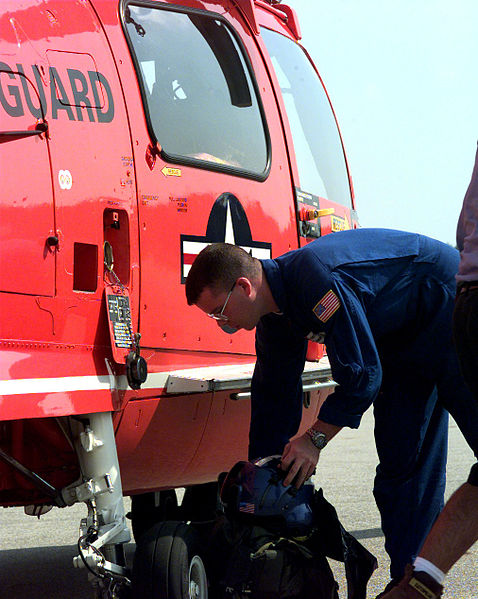 File:Coast Guard People DVIDS1082365.jpg