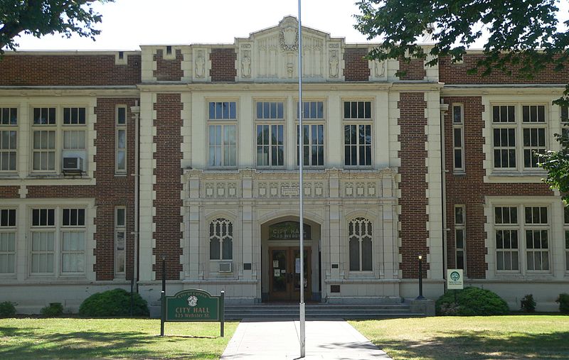 File:Colusa, California city hall NE center 1.JPG