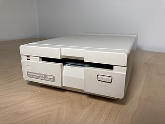 Commodore 1581 3.5" double-sided floppy drive