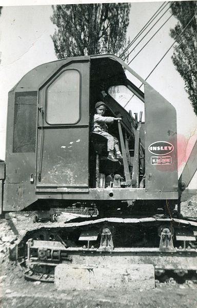 File:Construction in Ontario 1940's 06.jpg