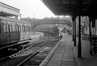 <span class="mw-page-title-main">Cowes railway station</span> Former railway station in Isle of Wight, UK