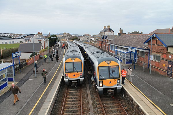 Class 3000 trains at Castlerock