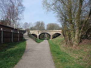 Cycle Route 6 approaching Station Road Bridge (geograph 2930670).jpg
