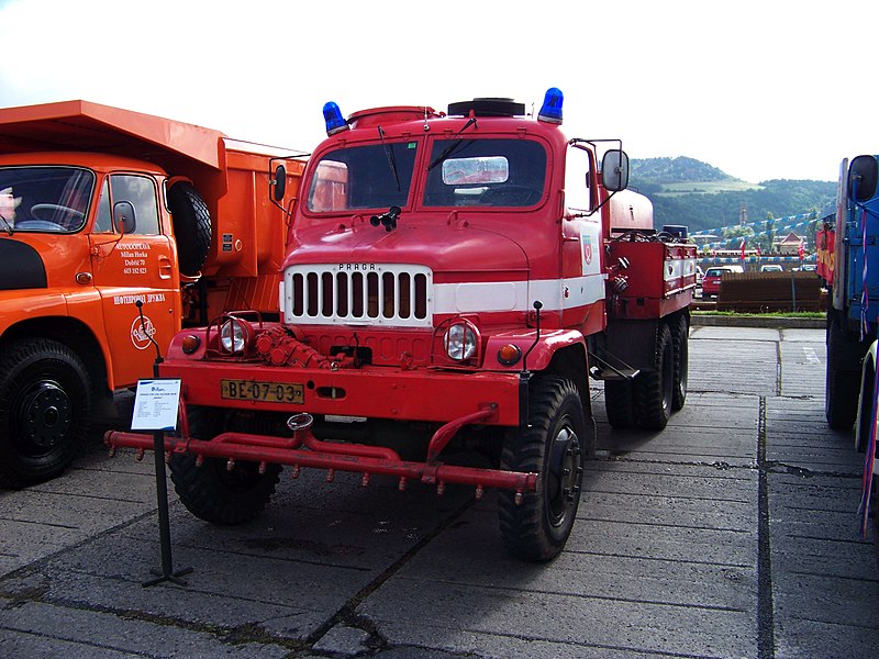File:DOD PROBO BUS 2014, Praga V3S hasičská.jpg