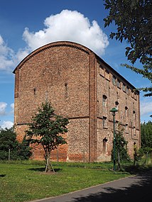 Das Speichergebäude der ehemaligen Fabrik