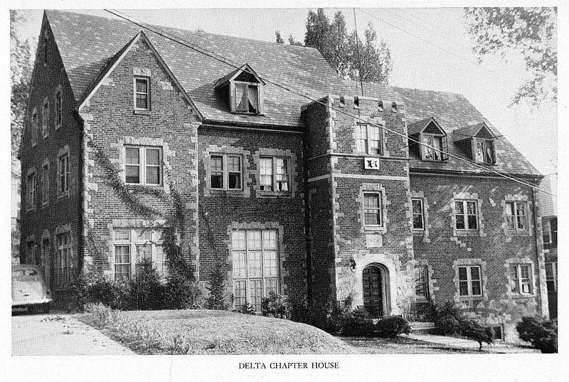 Home of ΦΣΚ's Delta chapter, at West Virginia, circa 1941. A recent addition extends to the back.