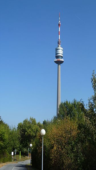 File:Donauturm2.JPG