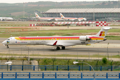 Canadair CRJ-1000, EC-LJS