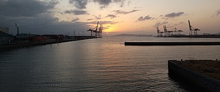 East Passage view WSW from Kashii Island Bridge Kashii-hama Futō Minato-kashii Higashi-ku Fukuoka 20230109 02.jpg