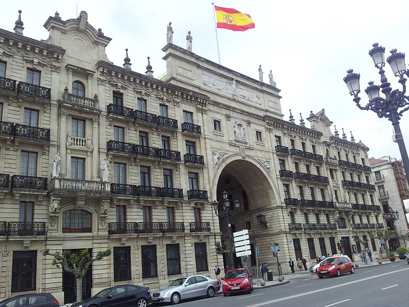 File:Edificio del Banco Santander (Santander).jpg