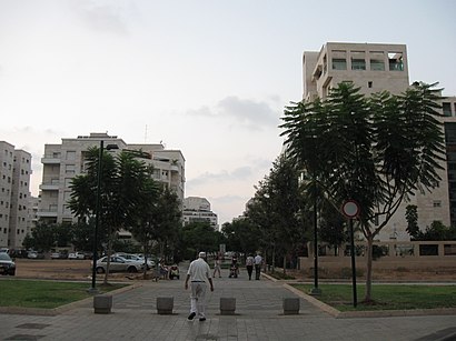 איך מגיעים באמצעות תחבורה ציבורית  לשכונת אם המושבות? - מידע על המקום