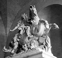 Дж. Л. Бернини — Ф. Жирардон. Конная статуя Людовика XIV в образе Марка Курция. 1687. Версальский дворец