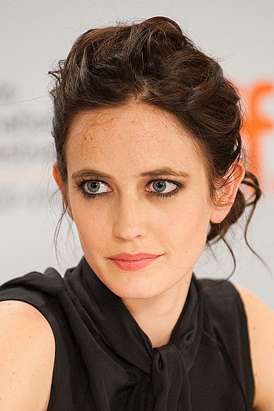 Plik:Eva Green (Headshot).jpg