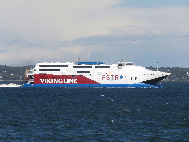 File:Express arriving in Tallinn 22 June 2017.jpg