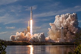 Peluncuran roket pada Misi Demonstrasi Falcon Heavy