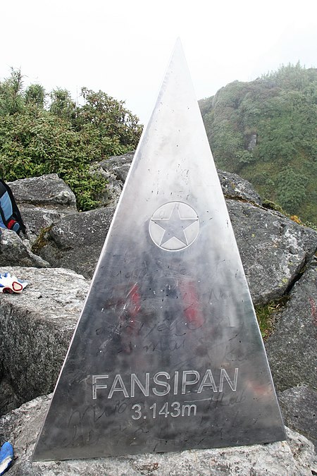 Tập_tin:Fansipan_summit_new.jpg