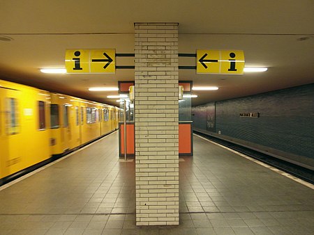 Flickr IngolfBLN Berlin U Bahnhof Parchimer Allee (30)