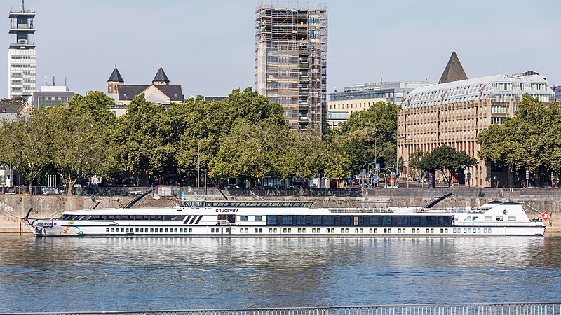 File:Flusskreuzfahrtschiff Crucevita - ENI 07001839 - in Köln-0990.jpg