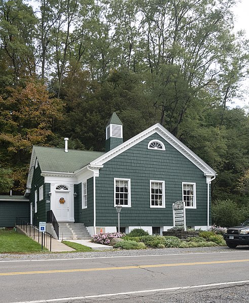 File:Forest Home Chapel with Trees.jpg