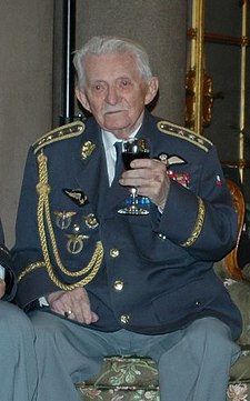 František Peřina jako generálporučík ve výslužbě, 2005