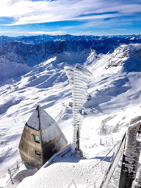 File:Funkmast Zugspitze.jpg